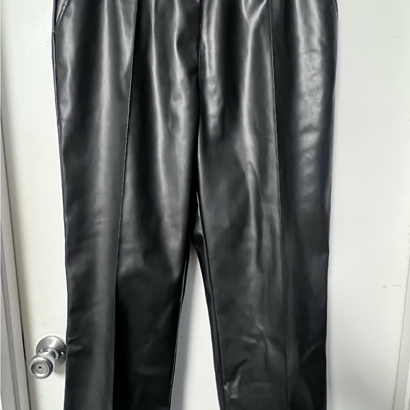 H&M Women's Black High Rise Jeans - Picture 3 of 7
